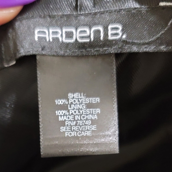 Arden B. Tweed Belt Bucket Hat - Picture 7 of 8